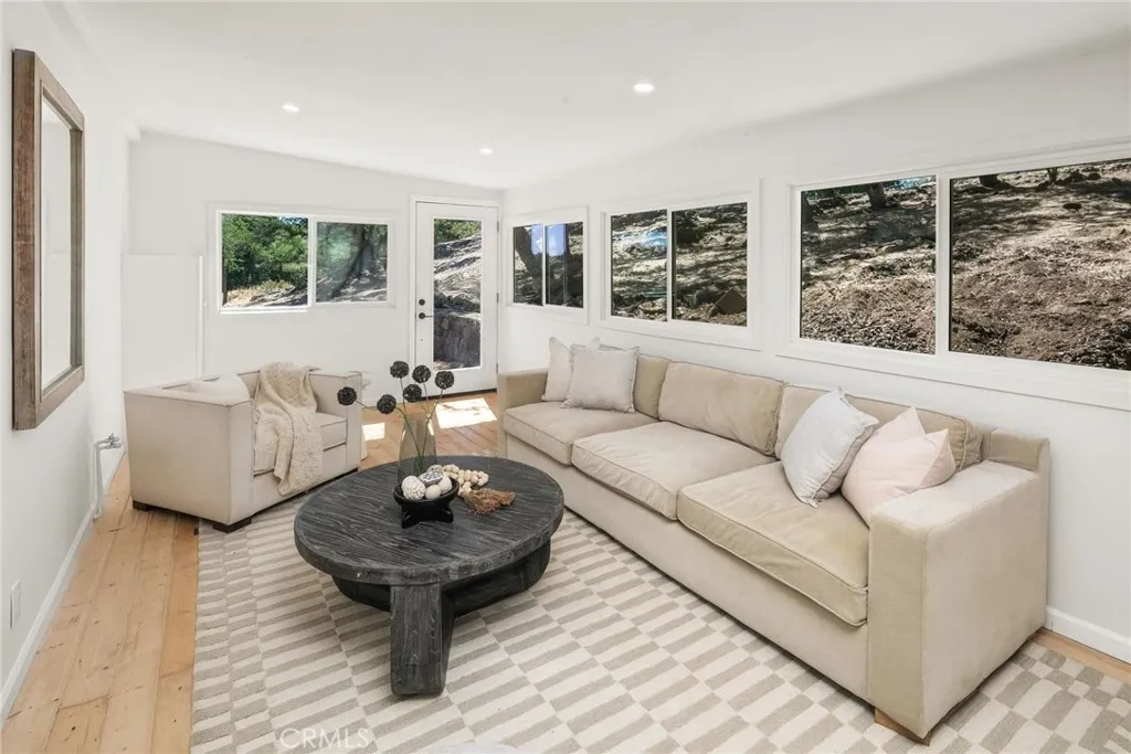 https://cdn.realtyfeed.com/cdn/127/306714837/4a2aadff781067455402c80b54bf0949.webp