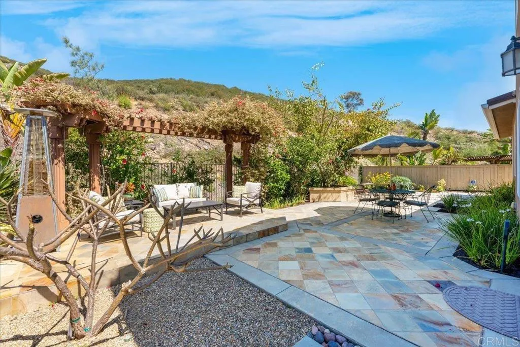 https://cdn.realtyfeed.com/cdn/127/306714858/1a5d9ba82bd58aa12a01ac5449d3d995.webp