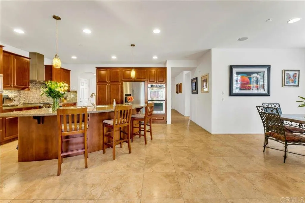 https://cdn.realtyfeed.com/cdn/127/306714858/3bb14977205b964775a01db85fab0cc2.webp