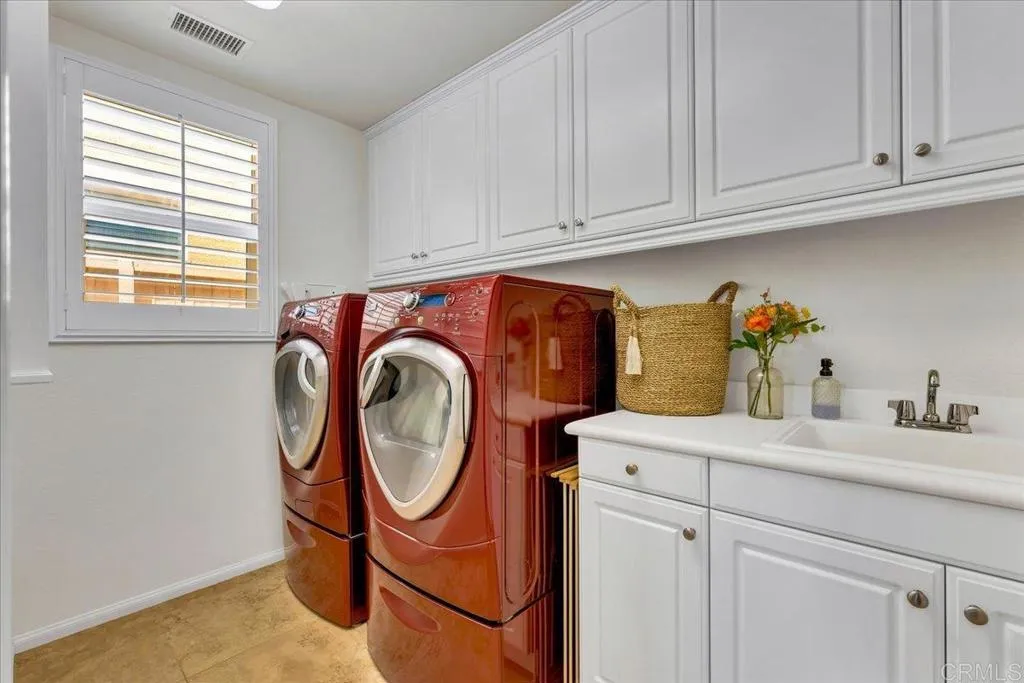 https://cdn.realtyfeed.com/cdn/127/306714858/575a2af2ffbc16867e97994f0b2e952d.webp