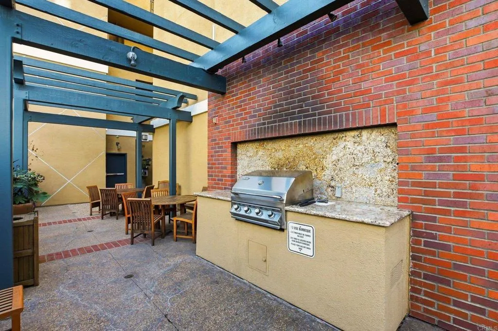 https://cdn.realtyfeed.com/cdn/127/306714868/05a8627e633f9011e1f2b0b5e9391e63.webp