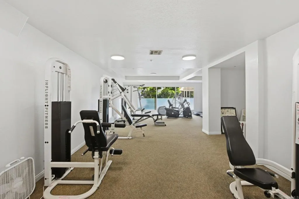 https://cdn.realtyfeed.com/cdn/127/306714868/7044cc929fbe6e82e561da971686d28d.webp