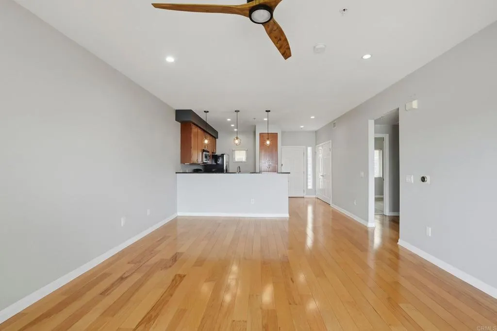 https://cdn.realtyfeed.com/cdn/127/306714868/8d818a7ee4ae8a77acb03ea8cf9f8a8f.webp
