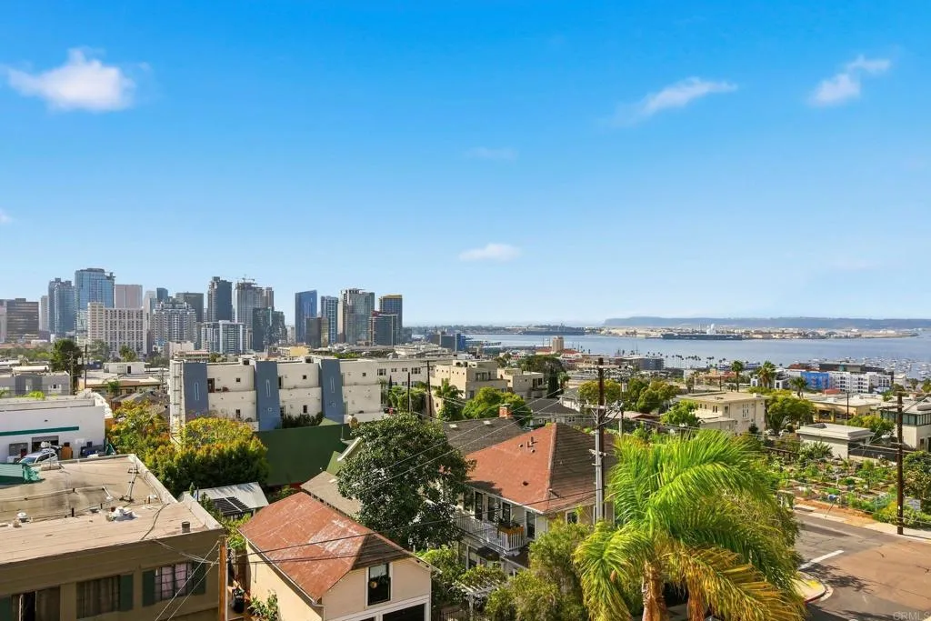 https://cdn.realtyfeed.com/cdn/127/306714868/fb93513b4f0a3044c38e4aa828d87c37.webp