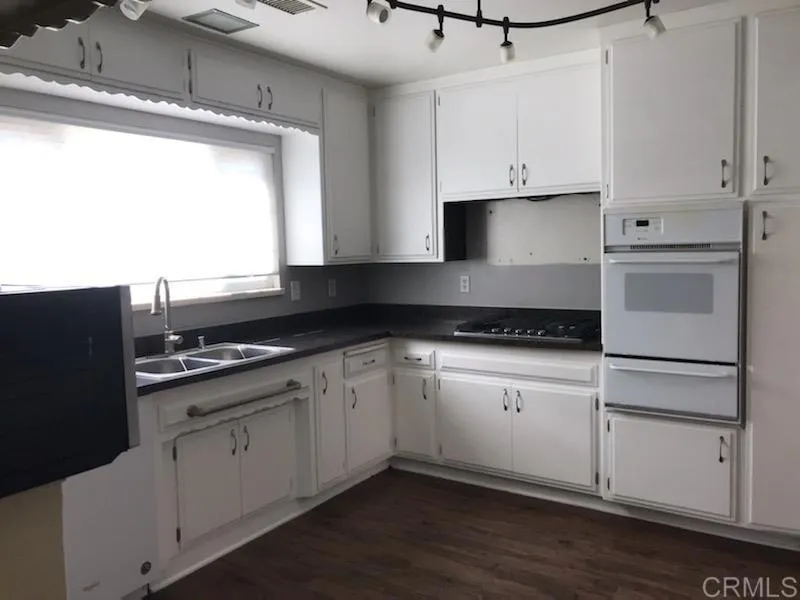 https://cdn.realtyfeed.com/cdn/127/306714899/7290903e4a0a533fb16b35f8c9c7cc04.webp