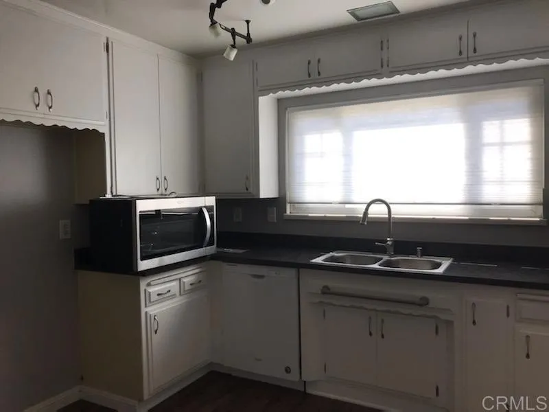 https://cdn.realtyfeed.com/cdn/127/306714899/b53e71d41961c5170aec6b84592e0891.webp