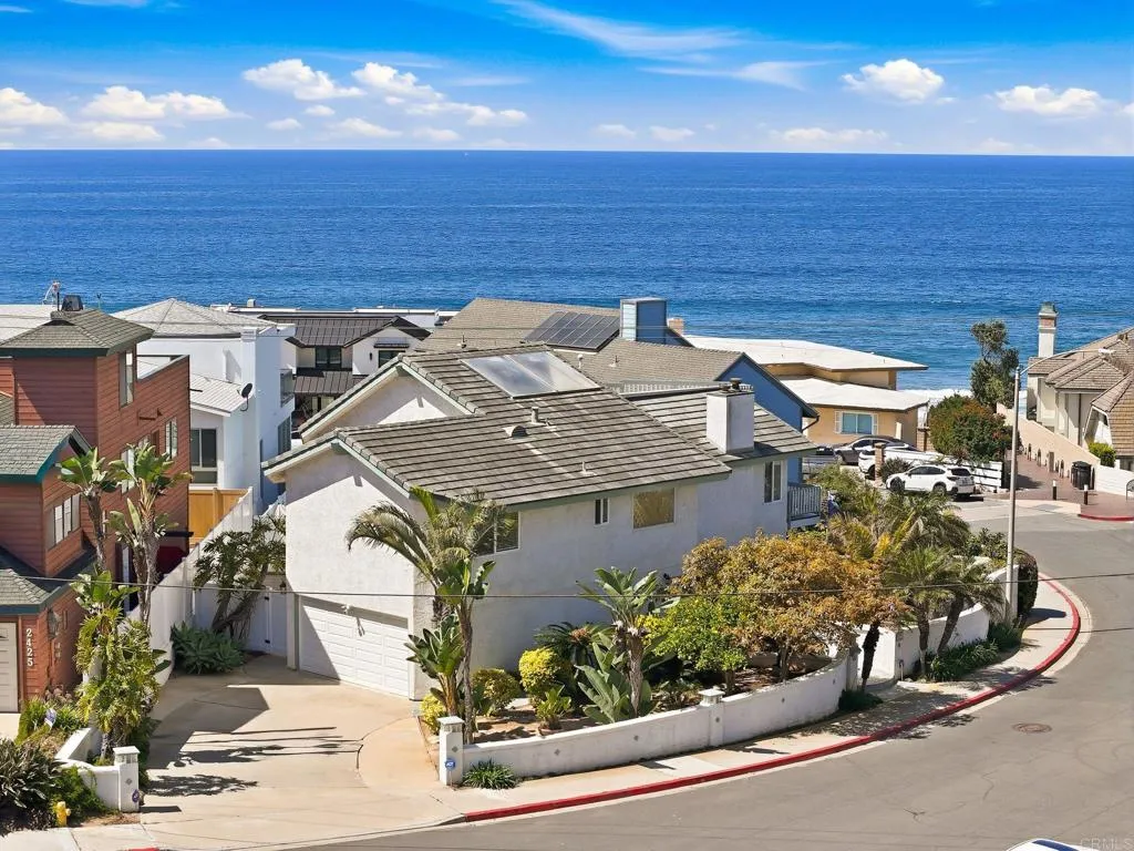 https://cdn.realtyfeed.com/cdn/127/306714900/615507cf4d9ff4a16c5c60047ee1095d.webp