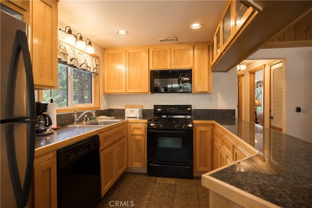 41063 Pennsylvania, Big Bear Lake, CA, 92315