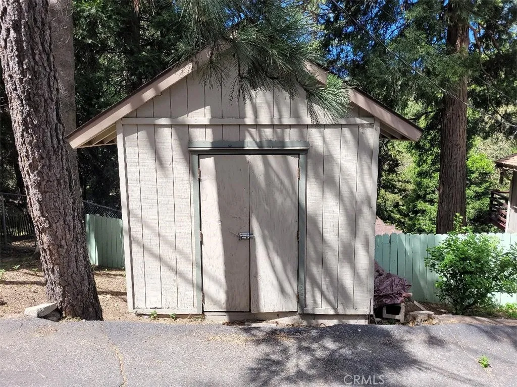 22726 Ponderosa Drive, Crestline, CA, 92325