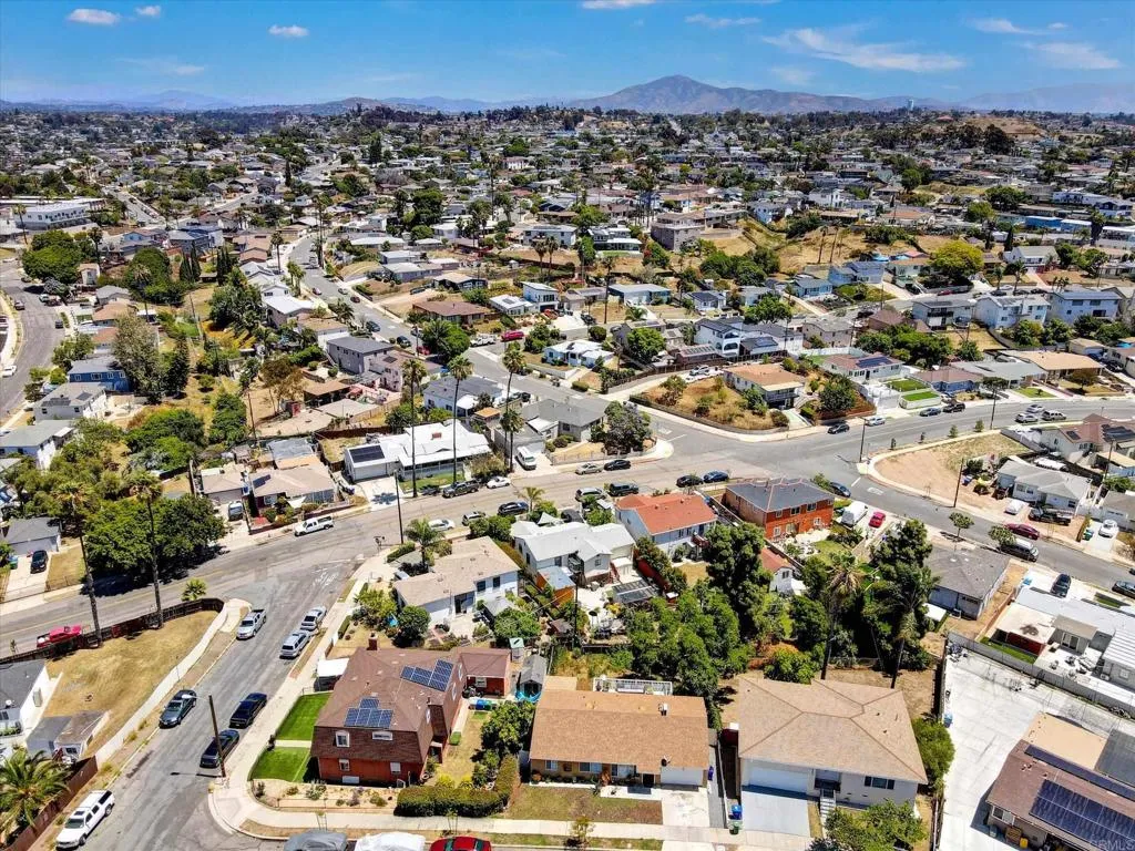 https://cdn.realtyfeed.com/cdn/127/306714967/3df67eedfbd79817e942336a35577036.webp