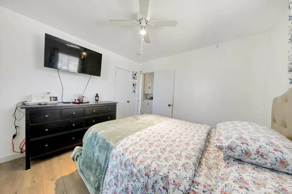 https://cdn.realtyfeed.com/cdn/127/306714967/77ab9866ab3b34ee0aefb3c555b08e66.webp