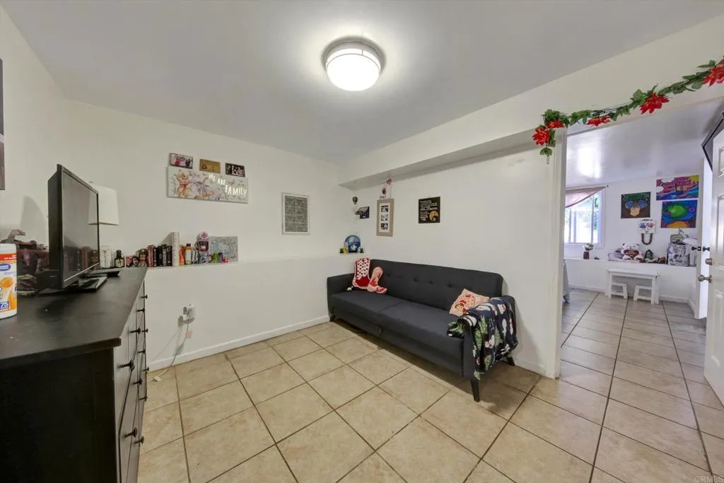 https://cdn.realtyfeed.com/cdn/127/306714967/983d6a1242058d2f59f5c87f79e1c7ed.webp