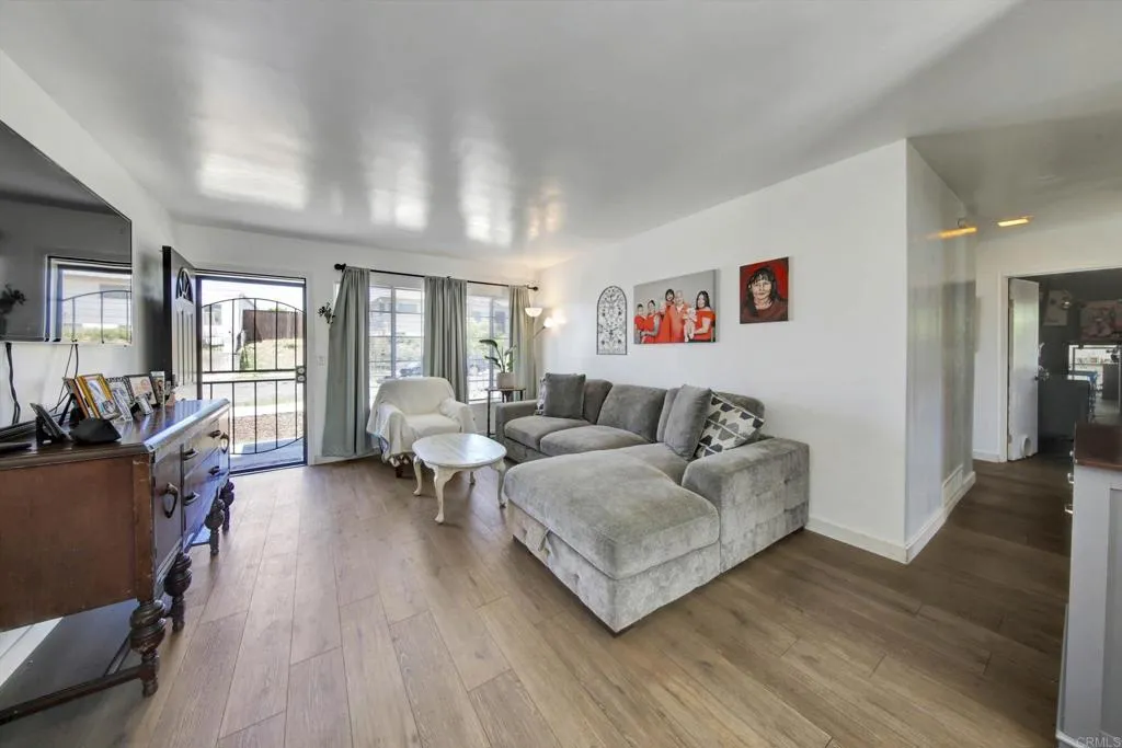 https://cdn.realtyfeed.com/cdn/127/306714967/bc68eba4d43d903e2b2e44051a7a57e9.webp