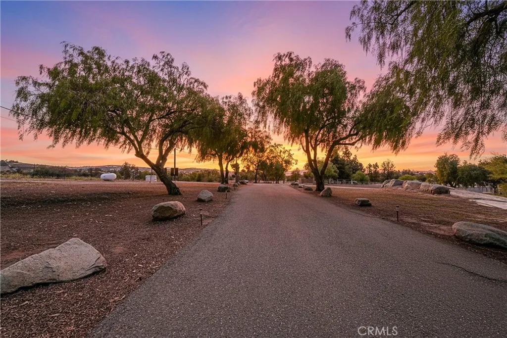 https://cdn.realtyfeed.com/cdn/127/306714970/2dfc1cc2f691f18a85ca80fde7218fd4.webp