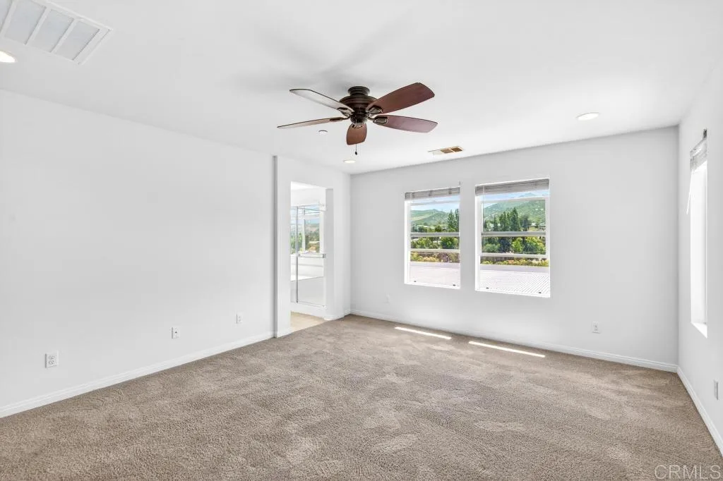 https://cdn.realtyfeed.com/cdn/127/306714988/192ff232d01cfddff914c63ff97ddaf2.webp