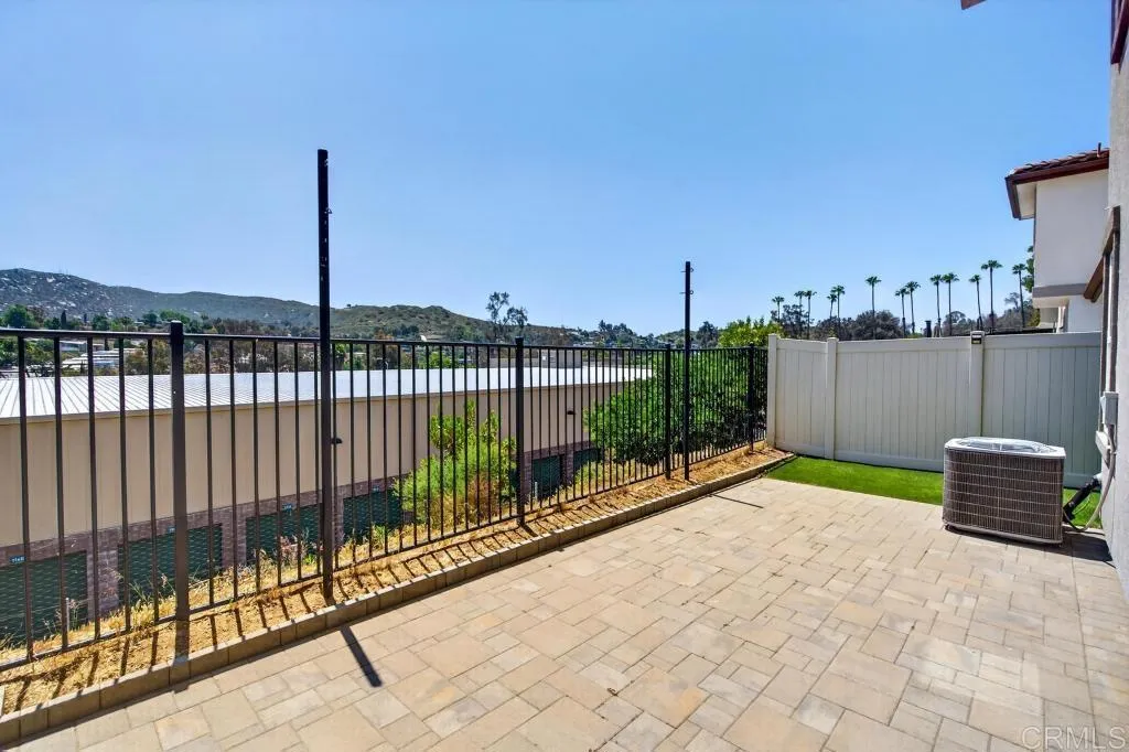 https://cdn.realtyfeed.com/cdn/127/306714988/199fd0eabf8111e5cbe0d90c9e1cd490.webp