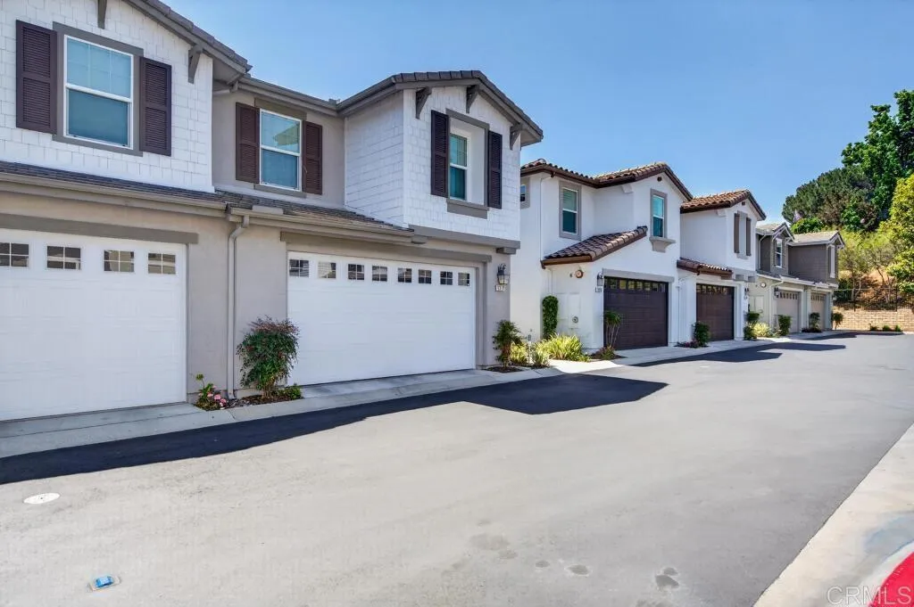 https://cdn.realtyfeed.com/cdn/127/306714988/2952d9c2c49d939138a081d0abb3446f.webp