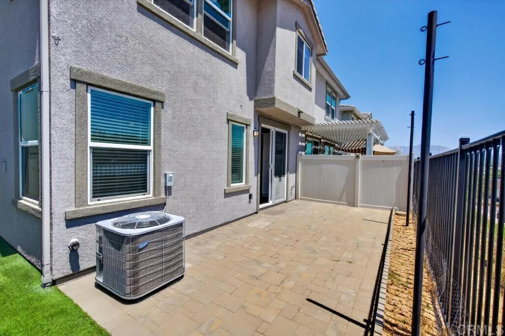 https://cdn.realtyfeed.com/cdn/127/306714988/470aa91bbab9bc917053c262178df8ab.webp