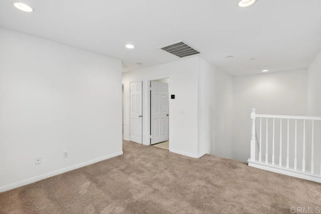 https://cdn.realtyfeed.com/cdn/127/306714988/597d8cce6172b7e2f63217462e1a62d1.webp