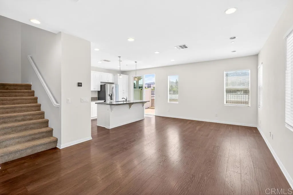 https://cdn.realtyfeed.com/cdn/127/306714988/745797263c64f8f3345ff59df5d885b0.webp