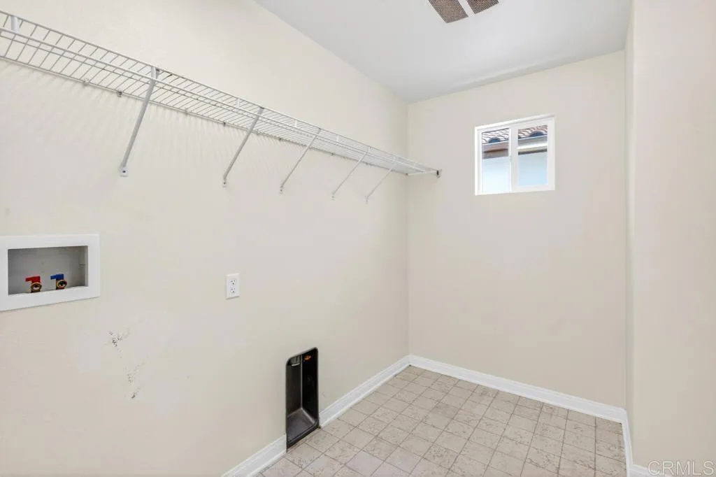 https://cdn.realtyfeed.com/cdn/127/306714988/ecb6933223c94013f1b07fcd693c2b24.webp