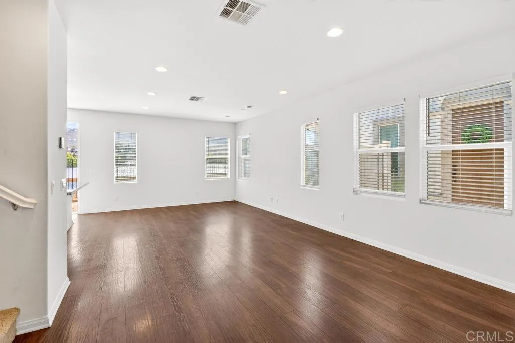 https://cdn.realtyfeed.com/cdn/127/306714988/ece23e263ea7617dc6a5ea0489351e78.webp