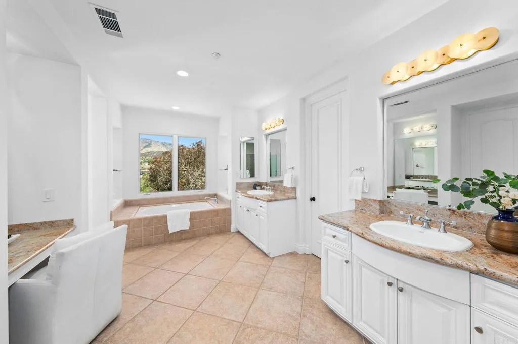https://cdn.realtyfeed.com/cdn/127/306714999/2e23aede568c212df876ba2503e75dc9.webp