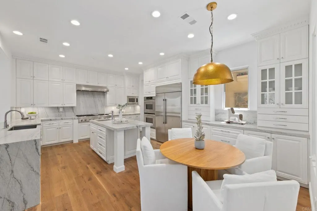 https://cdn.realtyfeed.com/cdn/127/306714999/eb09c124d65a27ce1ecdc3861b4b28e9.webp