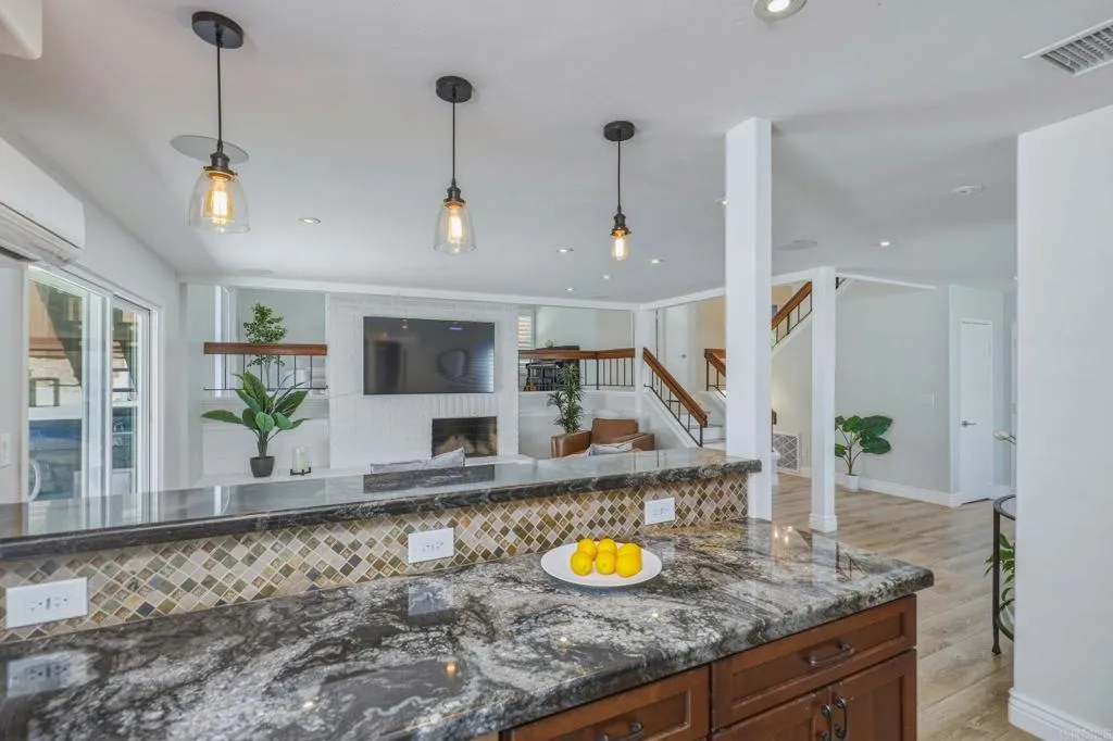 https://cdn.realtyfeed.com/cdn/127/306715014/3c9f35884d045f66ebe493d9f060a8fb.webp