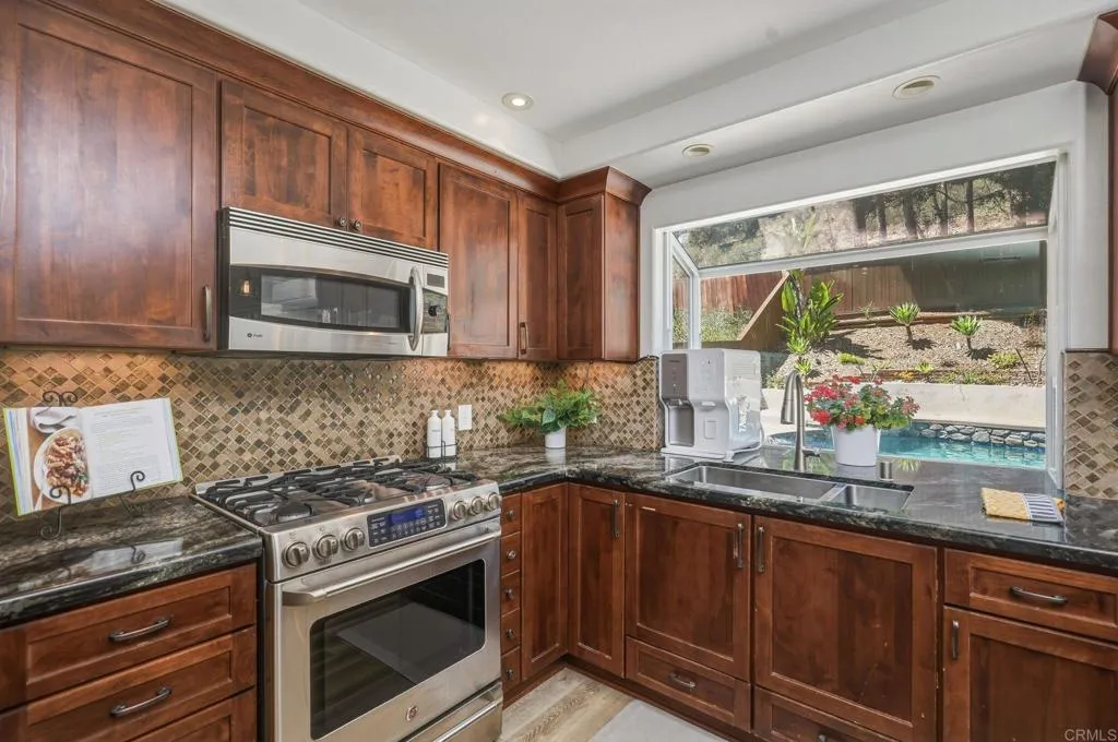 https://cdn.realtyfeed.com/cdn/127/306715014/5df4978ca8e794352e09a0d46ab6ce06.webp
