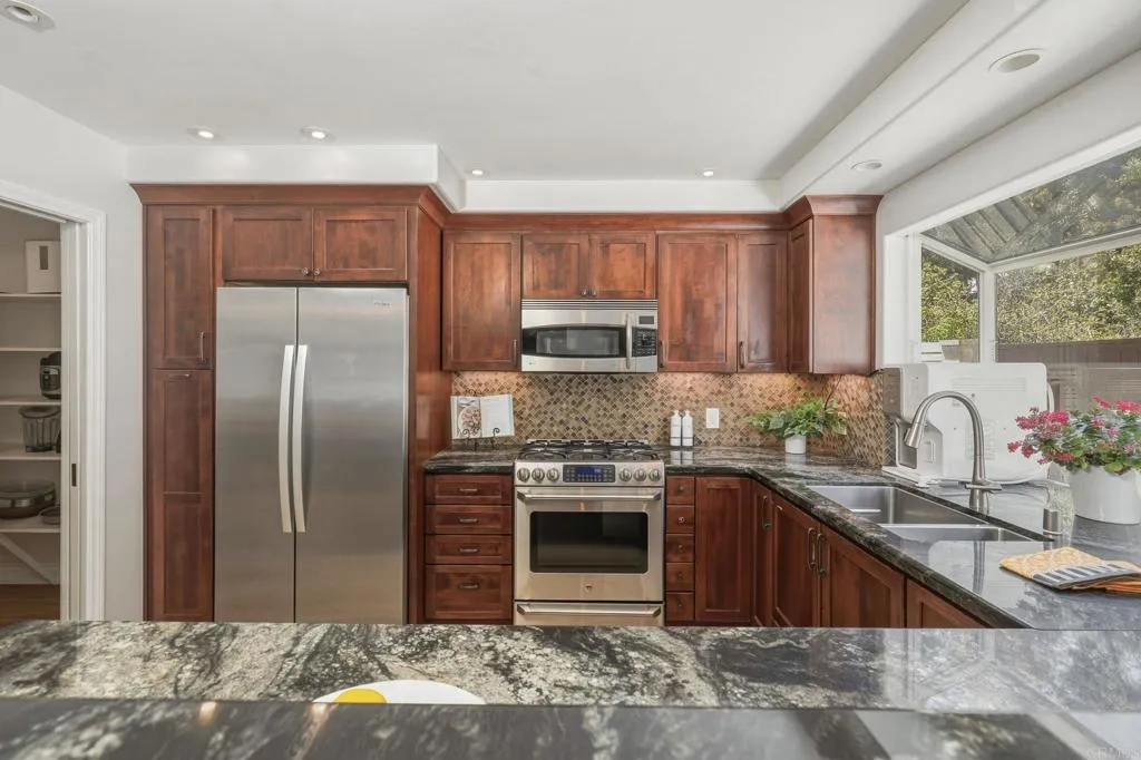 https://cdn.realtyfeed.com/cdn/127/306715014/95c547be4a7e22a3c59993925899ccde.webp