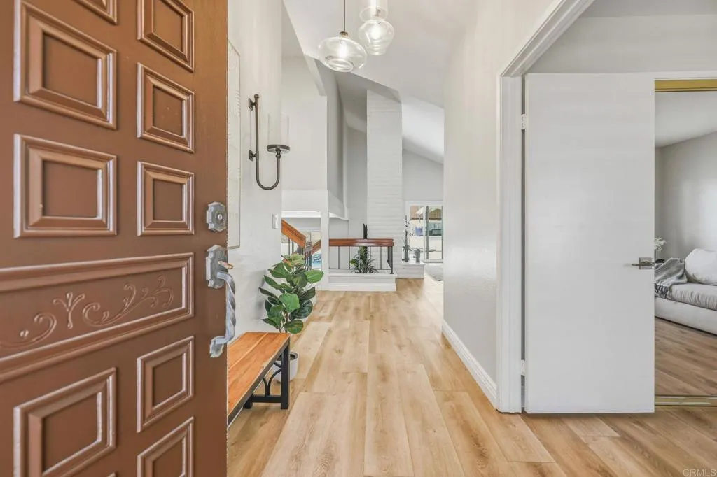 https://cdn.realtyfeed.com/cdn/127/306715014/b1033e2e4fe7d235a43f93d8f31cbfa9.webp