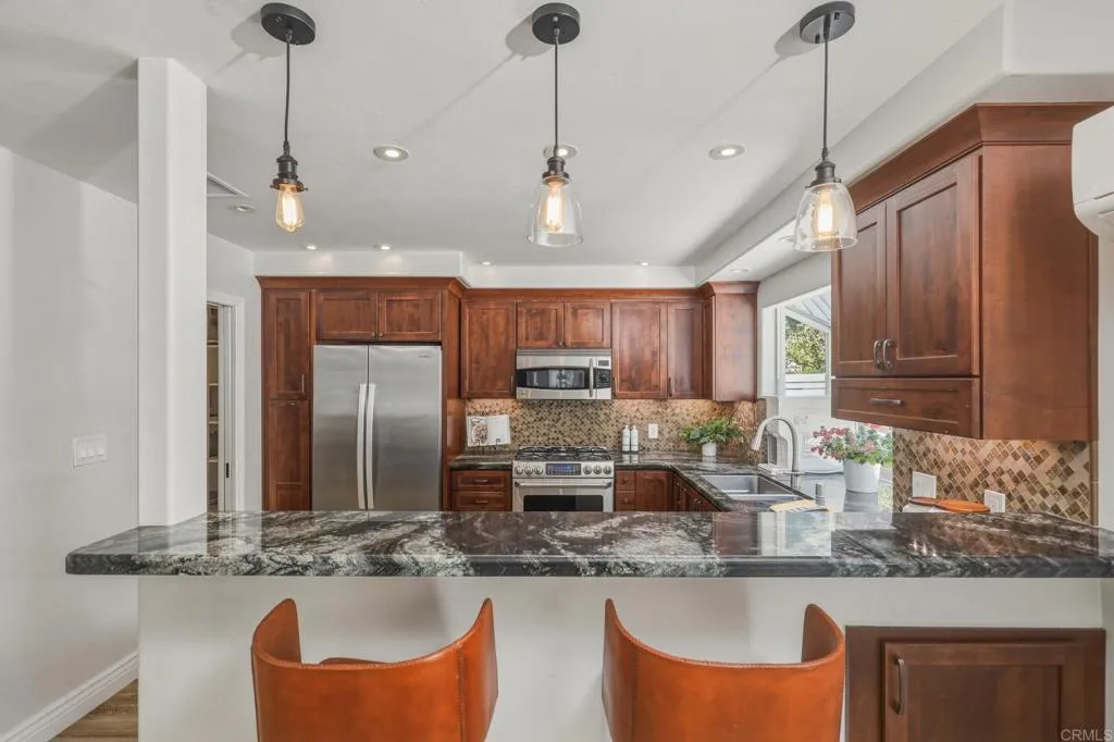 https://cdn.realtyfeed.com/cdn/127/306715014/f33b6a6a00deeac9583106b5c2626334.webp