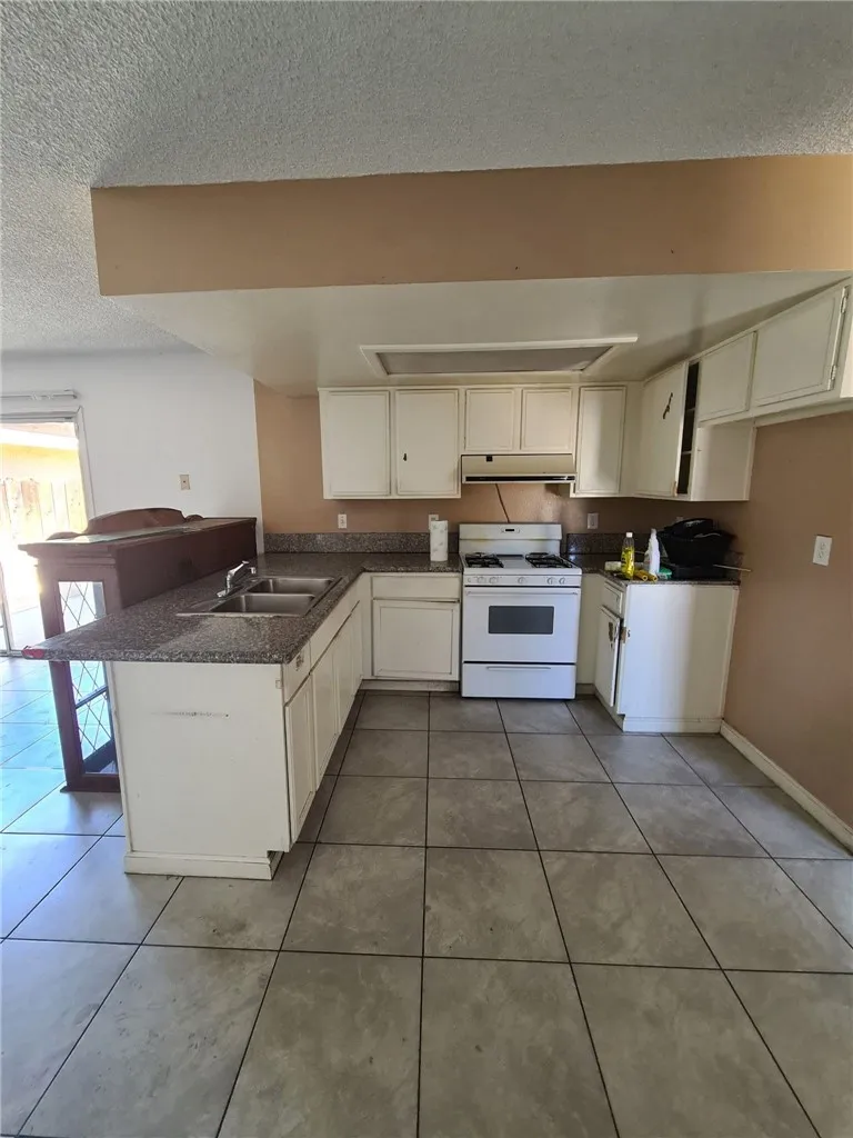 44436 Watford, Lancaster, CA 93535 - Photo 2 of 6, Lancaster, CA