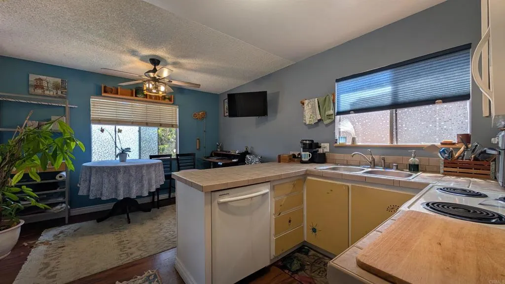 Photo #5: PTP2603570 Listing: Photo #5