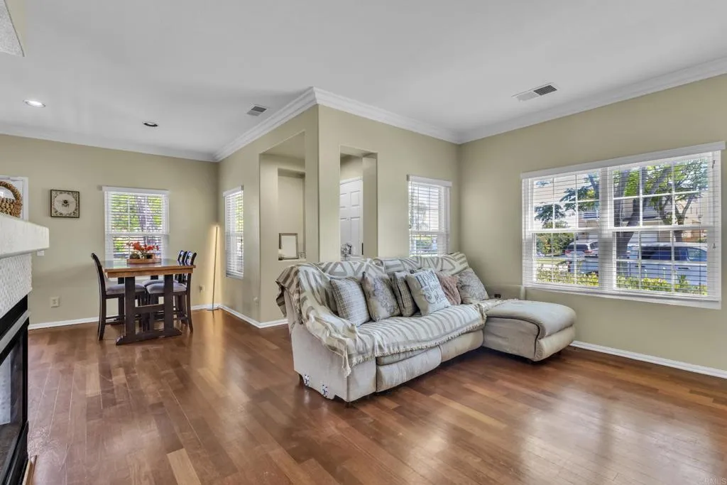 https://cdn.realtyfeed.com/cdn/127/306715107/063f4651d23c992e762b60fb7dff1b2c.webp