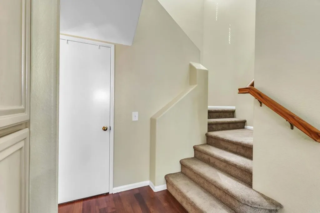 https://cdn.realtyfeed.com/cdn/127/306715107/1312d9a253f6d4a66ffb28109212ffb4.webp