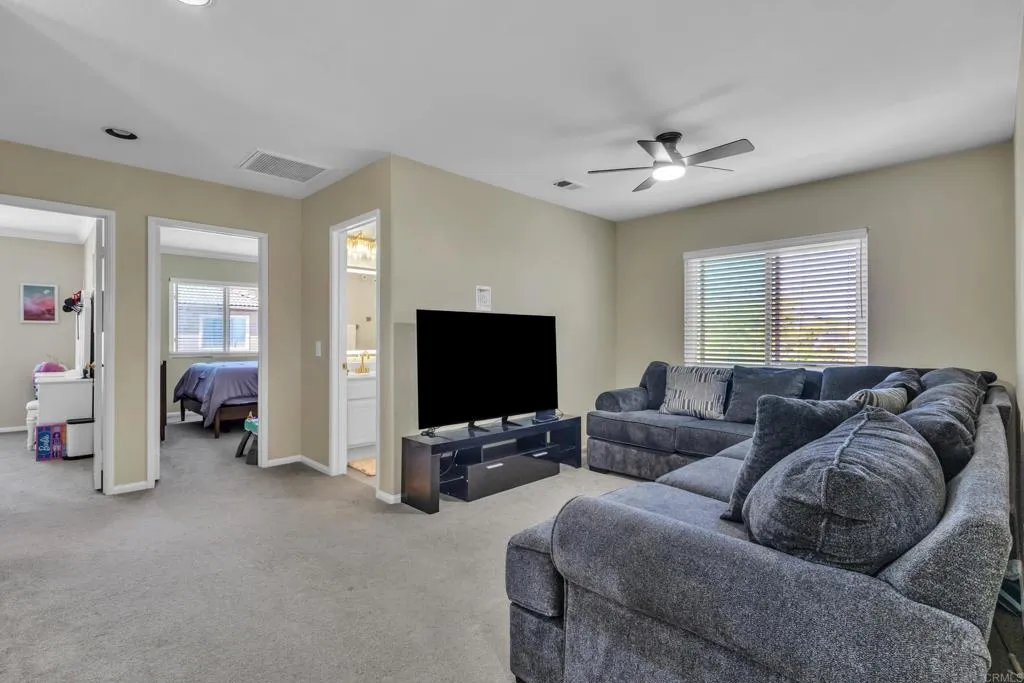 https://cdn.realtyfeed.com/cdn/127/306715107/413398001b9b657212f7435ea260a475.webp
