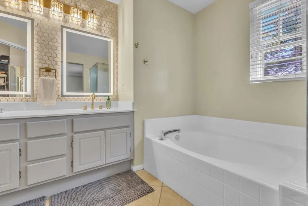 https://cdn.realtyfeed.com/cdn/127/306715107/679abbb125950a4229832d96d48a8aed.webp