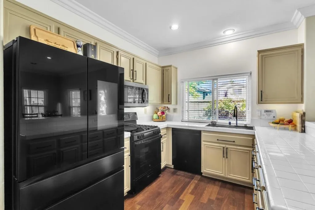 https://cdn.realtyfeed.com/cdn/127/306715107/80c515c1bc36b1ab6580526d815c5525.webp