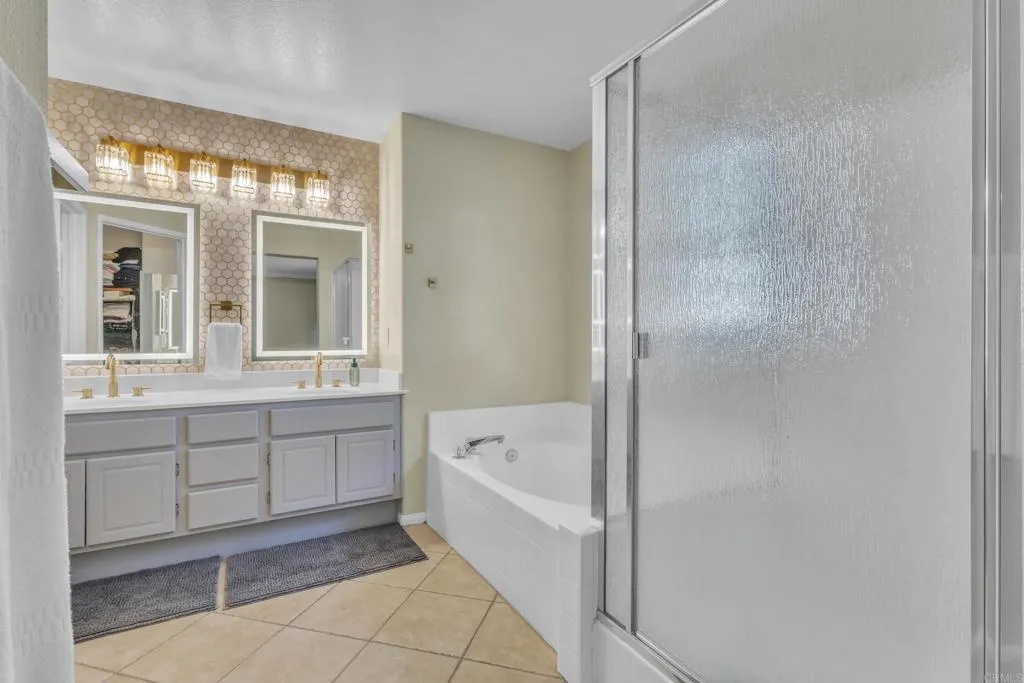 https://cdn.realtyfeed.com/cdn/127/306715107/a7ce5cba18c268ed051132abea8a37b8.webp