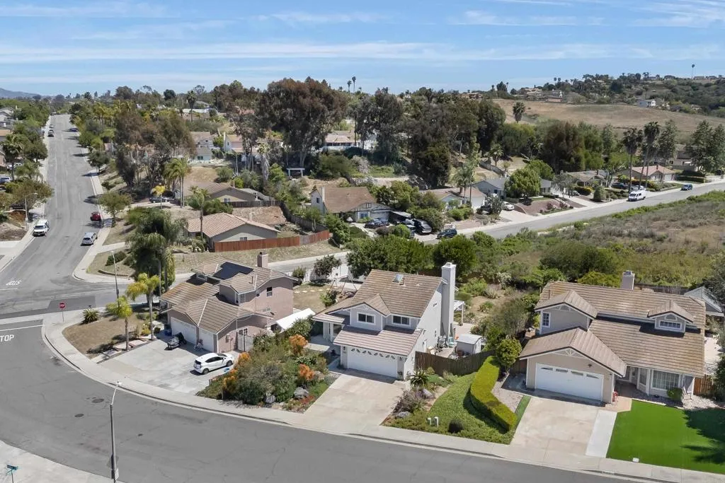 https://cdn.realtyfeed.com/cdn/127/306715115/310e79293f51e43f063f9b68bfd363c1.webp
