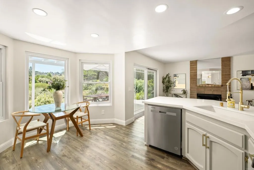 https://cdn.realtyfeed.com/cdn/127/306715115/81bcecda9697d858ba5c7c78e9b771e5.webp