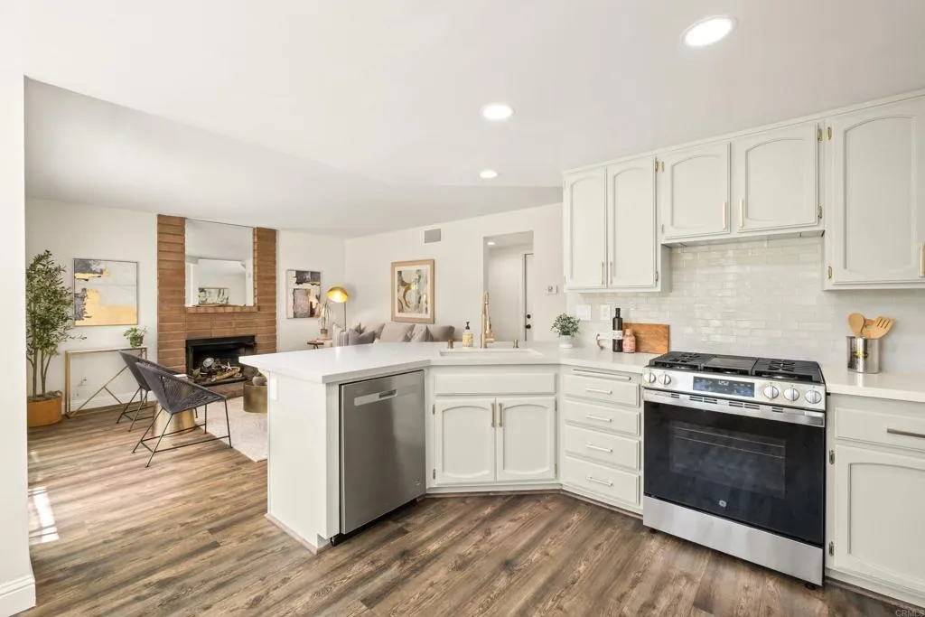 https://cdn.realtyfeed.com/cdn/127/306715115/b59fcc7d1d2b496f81062f9b49c96f95.webp
