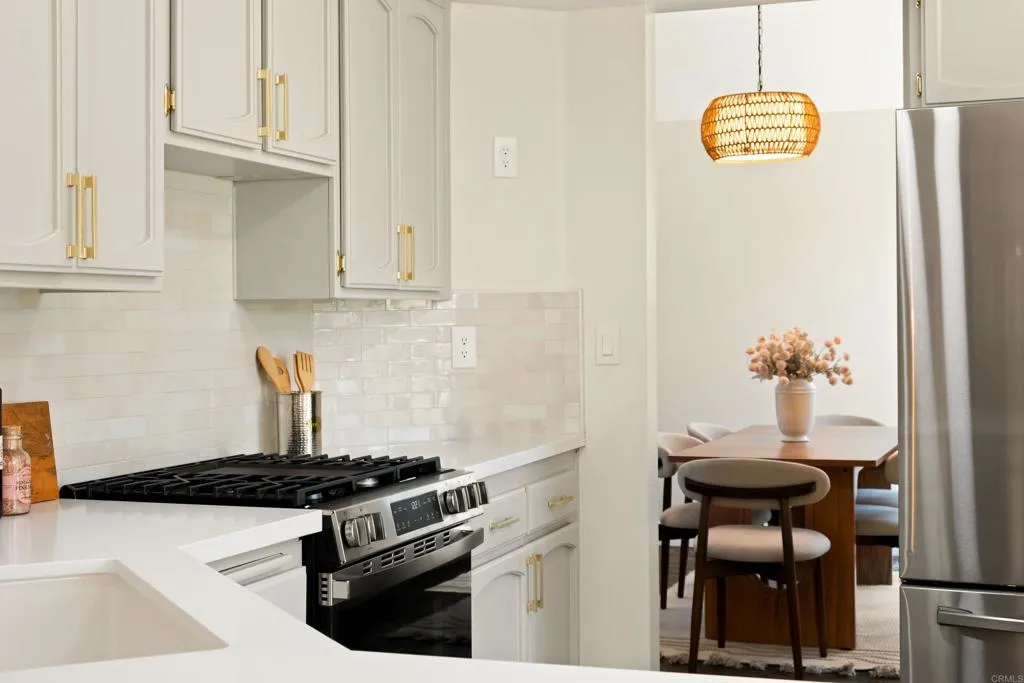https://cdn.realtyfeed.com/cdn/127/306715115/c3638ea6de3337370cc01b95e51152d6.webp