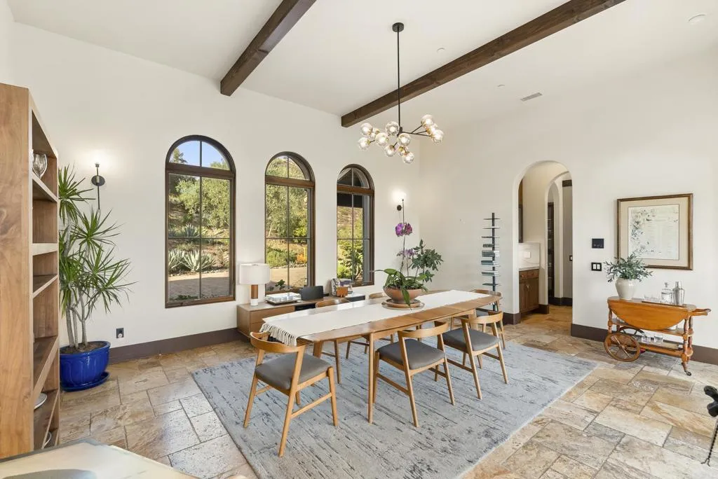 https://cdn.realtyfeed.com/cdn/127/306715129/04fb664db64ccb5f185da0aaf5235e6e.webp