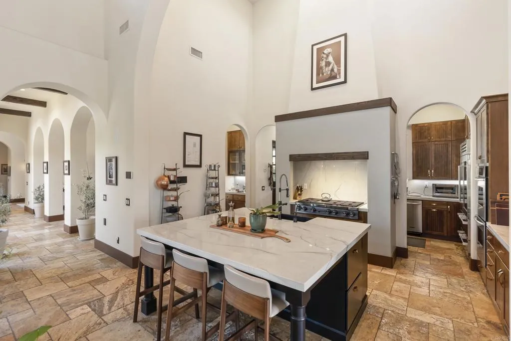 https://cdn.realtyfeed.com/cdn/127/306715129/051c57f4676ed58765aabc4513c5f1ea.webp