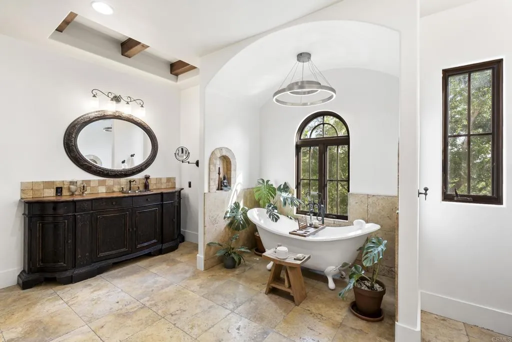 https://cdn.realtyfeed.com/cdn/127/306715129/31a030fb734222b4b8dbe68e479eb9f0.webp