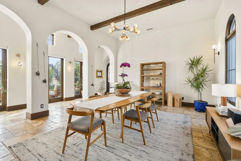 https://cdn.realtyfeed.com/cdn/127/306715129/4d9c06d1f05eab939274d073055966f8.webp