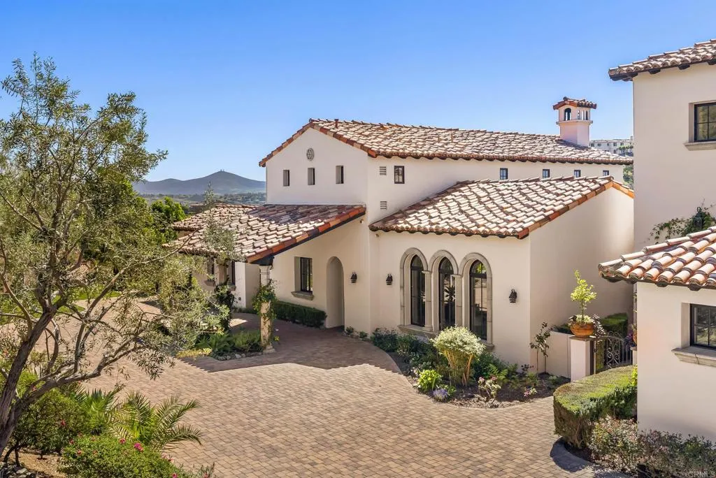 https://cdn.realtyfeed.com/cdn/127/306715129/51a3808910e7710f41a59a5a2da7406f.webp
